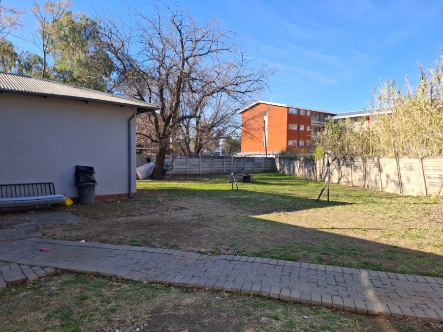 6 Bedroom Property for Sale in Willows Free State